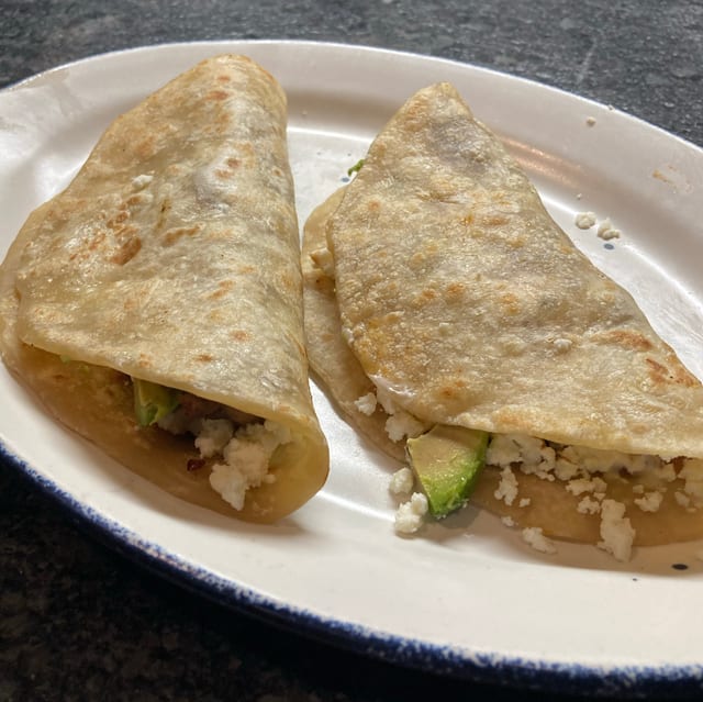 Baleadas.
